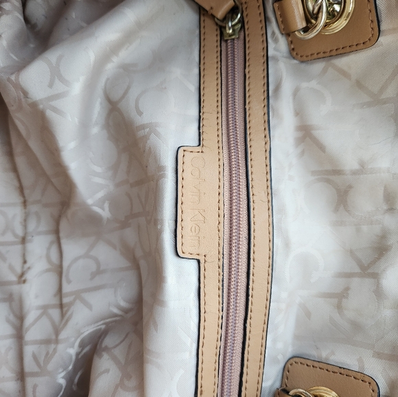 GORGEOUS! ❤ Calvin Klein Cream Hand Bag - Picture 8 of 12